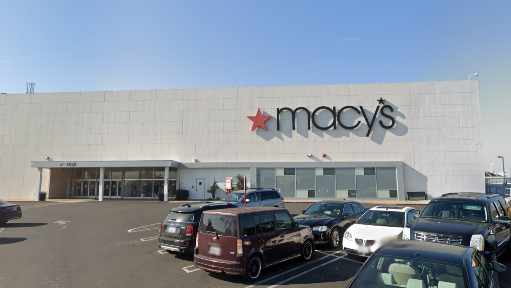Macy's sets up final clearance sale for Portland store 