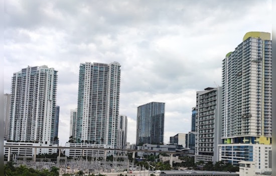 Miami Basks in Warm Winter Weather as New York Braces for Frigid Temps