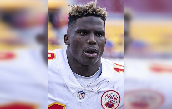 Miami Dolphins' Tyreek Hill Back on the Field Despite House Fire, Keeps Focus on AFC East Showdown