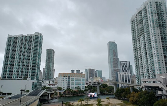 Miami Faces Weekend Weather Whiplash: Showers, Gusts, and a Temperature Tumble Ahead