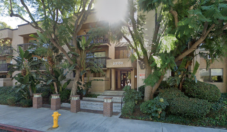 No Injuries Reported as Firefighters Douse Townhouse Blaze in Woodland Hills