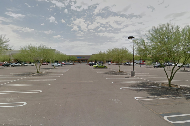 One Hospitalized, Suspect in Custody Following Shooting in Phoenix Mall Parking Lot
