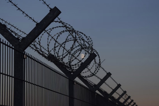 Phoenix Prepares for Asylum-Seeker Influx as Lukeville Border Reopens, Churches and Airport on Alert