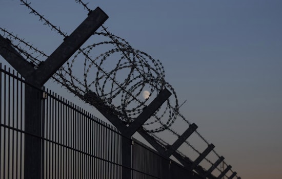 Phoenix Prepares for Asylum-Seeker Influx as Lukeville Border Reopens, Churches and Airport on Alert
