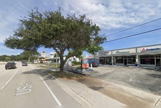 Rapid Response from Firefighters Douses Early Morning Blaze in Fort Lauderdale