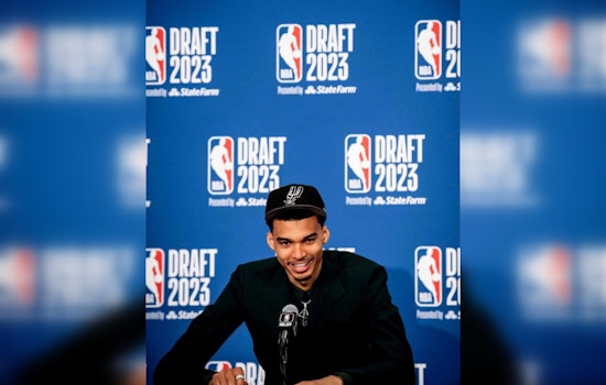 Rookies Wembanyama, Holmgren Spark Contention for NBA's Top Newcomer in Thunder-Spurs Clash