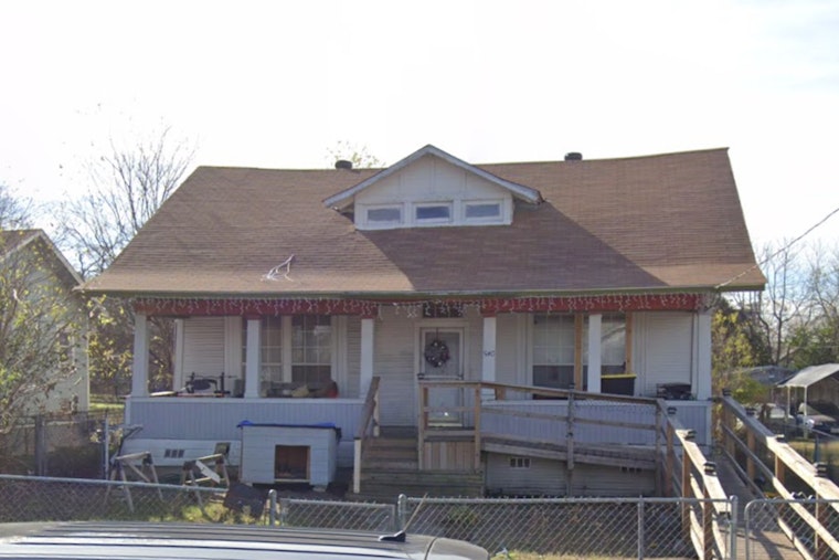 San Antonio firefighters extinguish East Side blaze, Rescue 5 pets, and Report no injuries