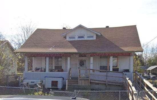 San Antonio firefighters extinguish East Side blaze, Rescue 5 pets, and Report no injuries