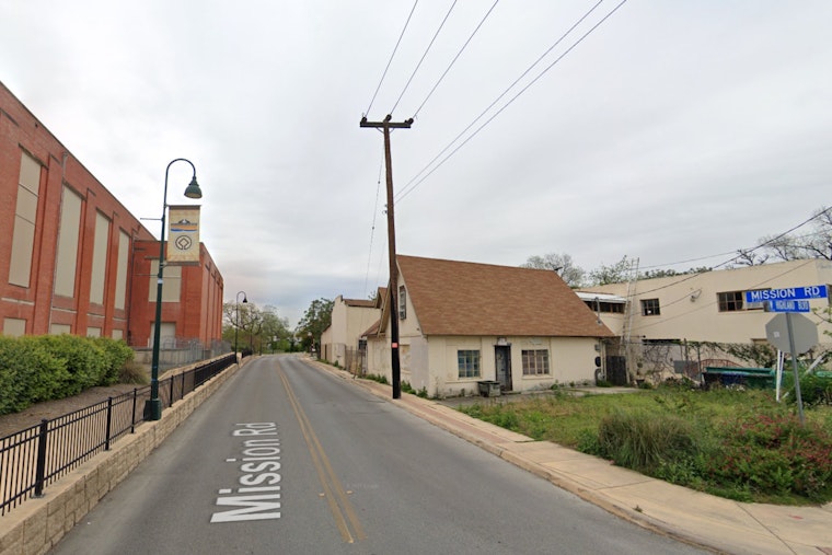 San Antonio Firefighters Swiftly Subdue Blaze at Abandoned South Side Building