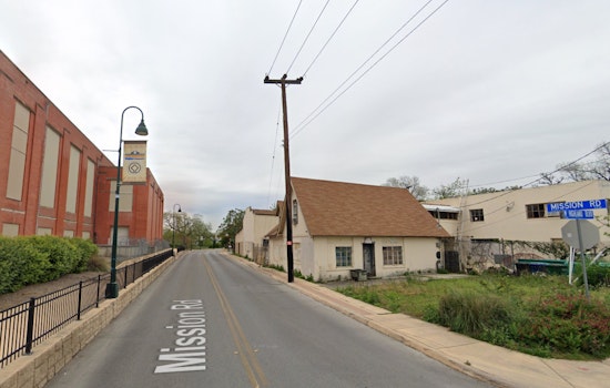 San Antonio Firefighters Swiftly Subdue Blaze at Abandoned South Side Building