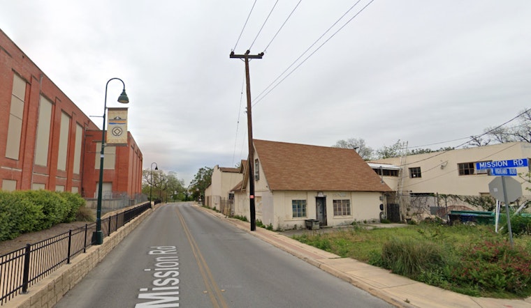 San Antonio Firefighters Swiftly Subdue Blaze at Abandoned South Side Building