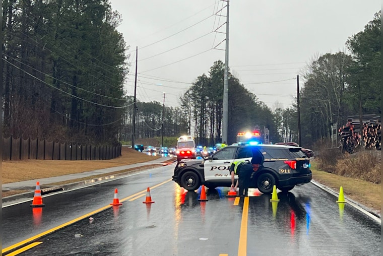 Serious Injuries Reported in Kennesaw Car Crash, Baker Road Shut Down