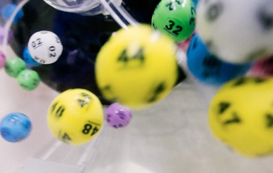 Start Spreading the News, Powerball Jackpot Swells to $810 Million for New Year's Draw