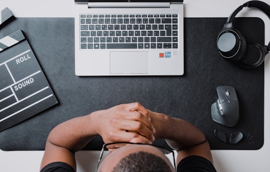 Survey Reveals 80% of Employees Anxious Over Recession and Inflation, Underscoring Mental Health Concerns