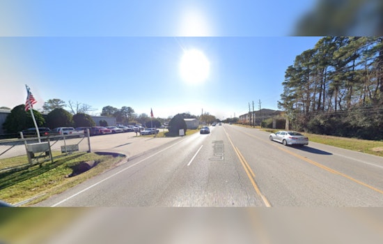 Suspected Intoxicated Driver Crashes into Light Pole on Louetta Road, Road Shut in Harris County