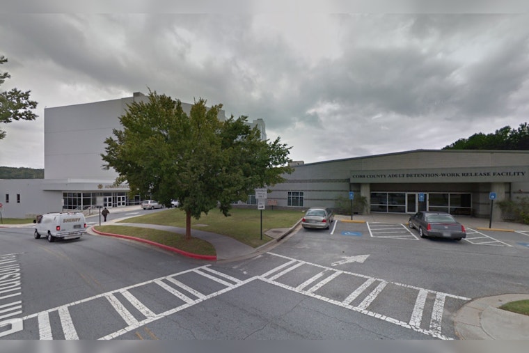 Suspected Thief's Escape Attempt Leads to Marietta School Bus Crash After Facebook Marketplace Robbery