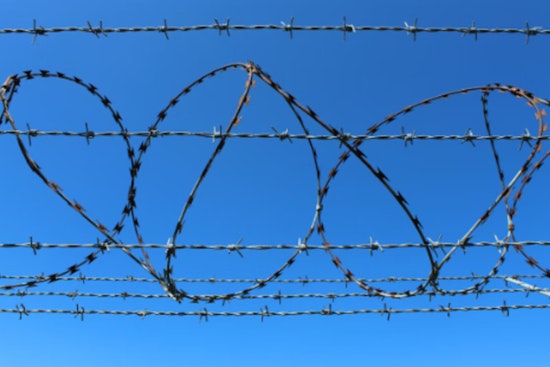 Texas Border Security Measures See Mixed Court Decisions as 5th Circuit to Revisit Buoy Dispute, Upholds State's Razor Wire Installation