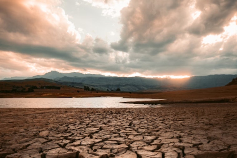 Texas Braces for El Niño-Inspired Deluge, While South Africa Battles Dry Spell