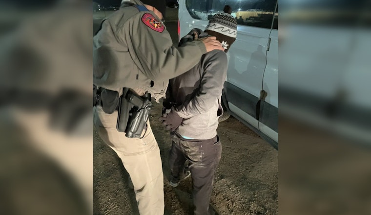 Texas Defies Biden Administration with Migrant Arrests at Border Park Amid Legal and Humanitarian Turmoil in Eagle Pass