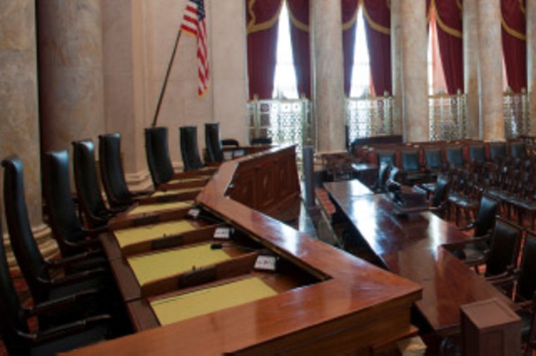 Texas vs. U.S. in Supreme Showdown over SB 4 Immigration Crackdown