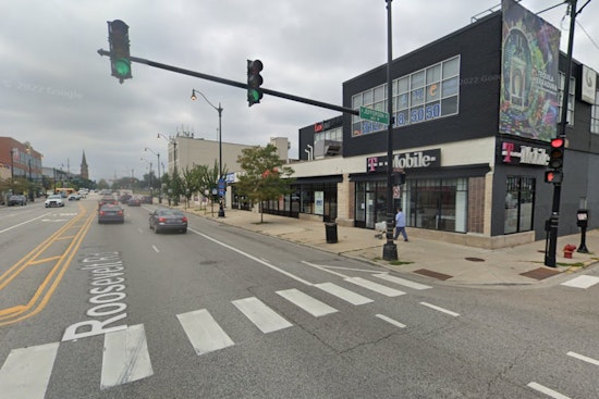 Thieves Smash Into Chicago Currency Exchange and Steal ATM in Daring South Loop Heist