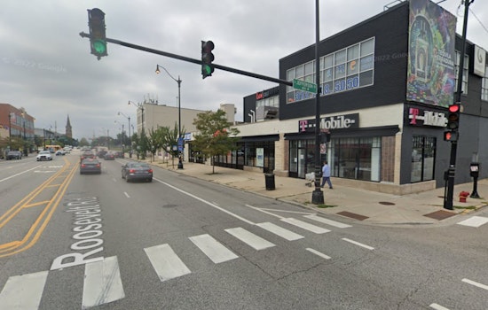 Thieves Smash Into Chicago Currency Exchange and Steal ATM in Daring South Loop Heist