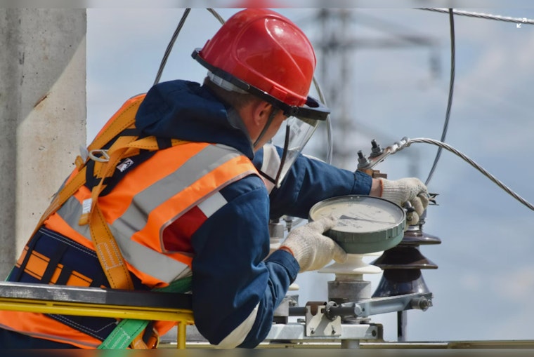 Thousands in Georgia and South Carolina Await Restoration of Power after Severe Storm Outages