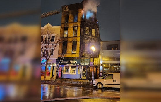 Three Injured in Late-Night Chicago Apartment Fire; Investigation Underway in Old Town