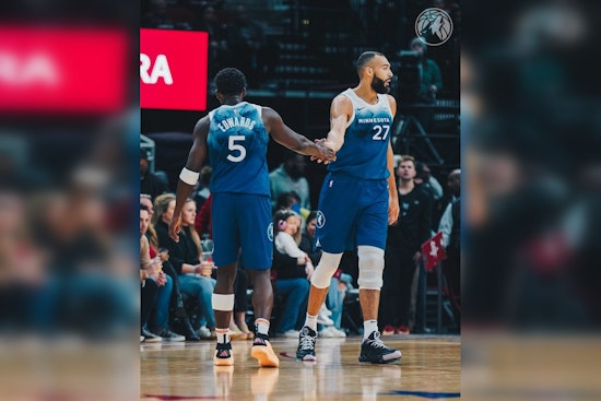 Timberwolves Assert Western Conference Lead With a Commanding 122-95 Win Over Rockets