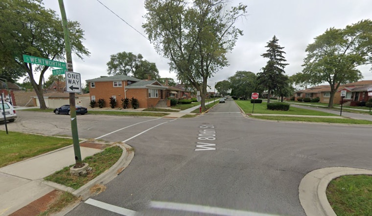 Two Men Wounded in South Side Chicago Shooting, Gunman at Large