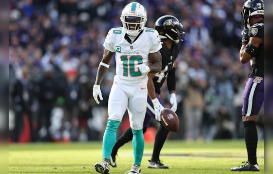 Tyreek Hill Braces for Icy Reception in Playoff Showdown Against Former Team as Dolphins Face Chiefs in Freezing Kansas City