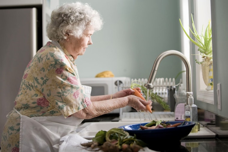 UMass Amherst Wizzes Bag $278K NIH Grant for Revolutionary Alzheimer's Prediction Tech Using Everyday MRIs