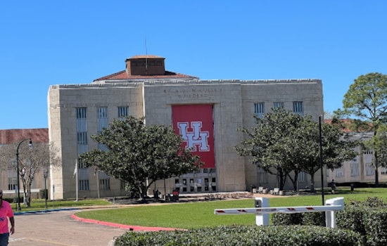University of Houston Responds to Gas Leak Near TDECU Stadium, Holman Street Closure Affects Campus Life