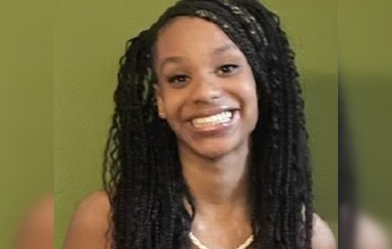 Urgent Search for Missing 16-Year-Old Neomi McGarry in Chicago