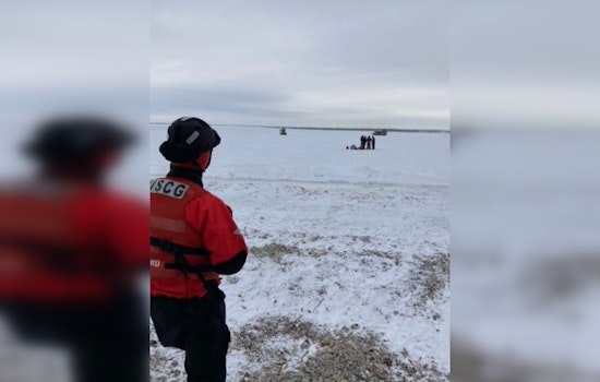 US Coast Guard and Local Teams Rescue 20 Fishermen Adrift on Lake Erie Ice Floe Near Ohio
