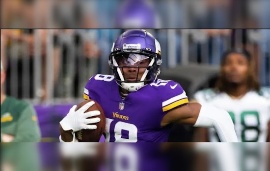 Vikings Confront Offseason Challenges: QB Dilemma, Flores' Future, and Jefferson's Contract