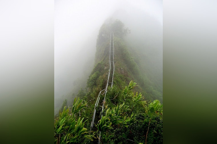 16 Arrested for Trespassing on Oahu's Controversial 'Stairway to Heaven'