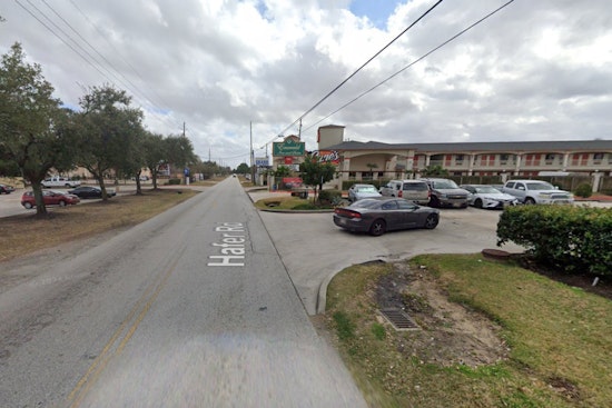 17-Year-Old Girl Found Shot to Death in Houston Apartment Complex Parking Lot, Investigation Ongoing