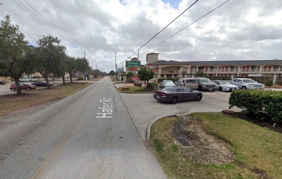 17-Year-Old Girl Found Shot to Death in Houston Apartment Complex Parking Lot, Investigation Ongoing
