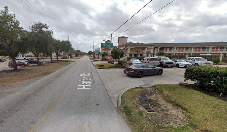 17-Year-Old Girl Found Shot to Death in Houston Apartment Complex Parking Lot, Investigation Ongoing