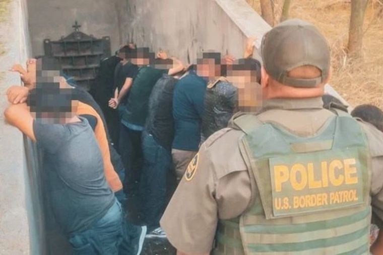 21 Migrants Detained by US Border Patrol and El Paso Police After Emerging from Storm Drain