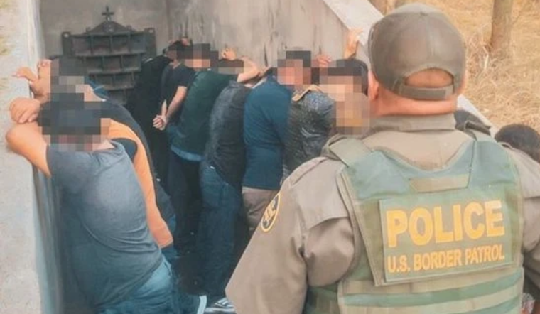 21 Migrants Detained by US Border Patrol and El Paso Police After Emerging from Storm Drain