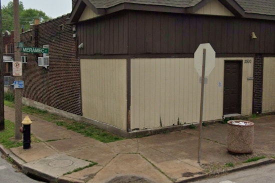 Armed Robbery in Dutchtown Leaves St. Louis Man Without Cash, Suspect at Large