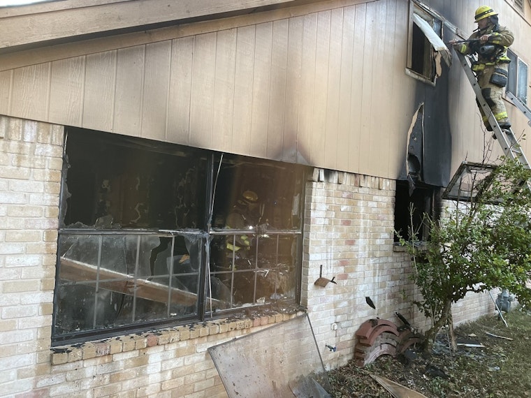Austin Firefighters Efficiently Douse Quiette Drive Blaze, No Injuries Reported