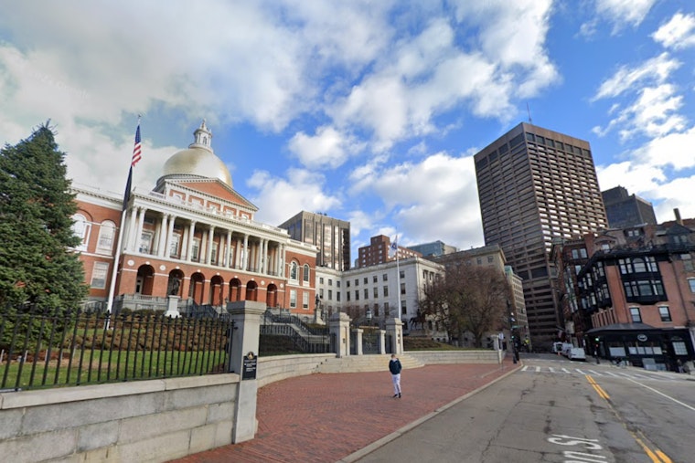 Boston Welcomes Mild Autumn Week with Sunny Skies and Limited Rain Chances