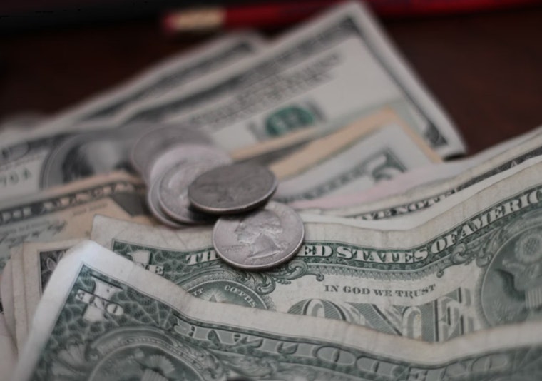 California Rolls Out New Minimum Wage Hike for Healthcare Workers, Affects Roles from Medical Staff to Janitors