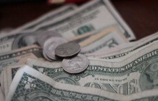 California Rolls Out New Minimum Wage Hike for Healthcare Workers, Affects Roles from Medical Staff to Janitors