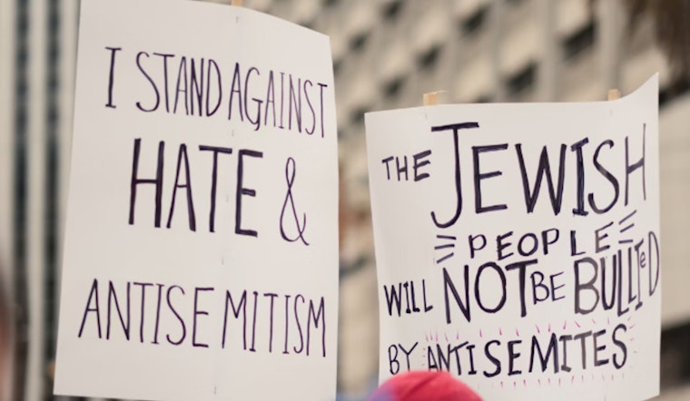 Chicago's Jewish and Muslim Communities Rattled by Record-High Hate Crimes Post Hamas Attacks