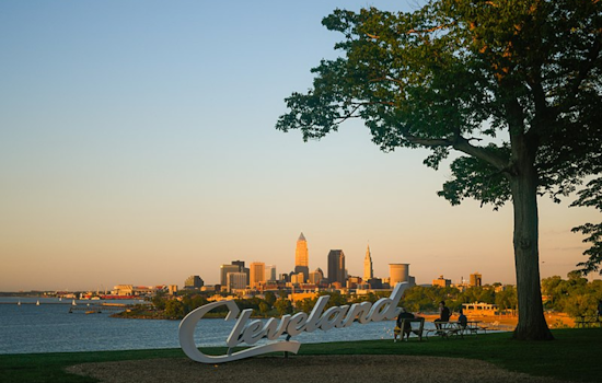 Cleveland Basks in Autumnal Bliss: Unseasonably Warm Weekend Ahead with Clear Skies and Calm Lake Erie Conditions