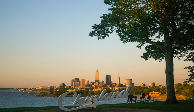 Cleveland Basks in Autumnal Bliss: Unseasonably Warm Weekend Ahead with Clear Skies and Calm Lake Erie Conditions